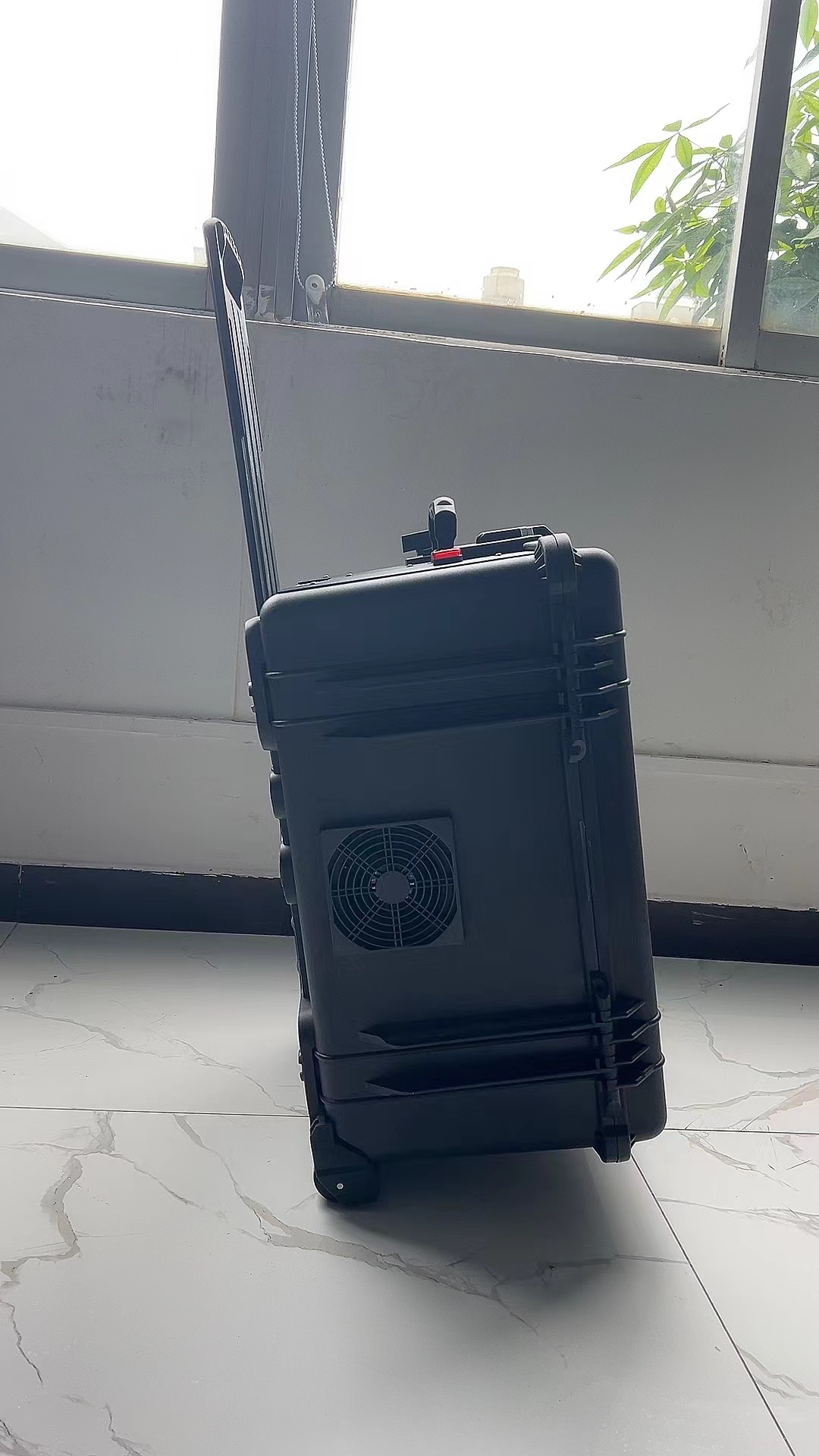 霍林郭勒手拉箱型移动通信干扰器